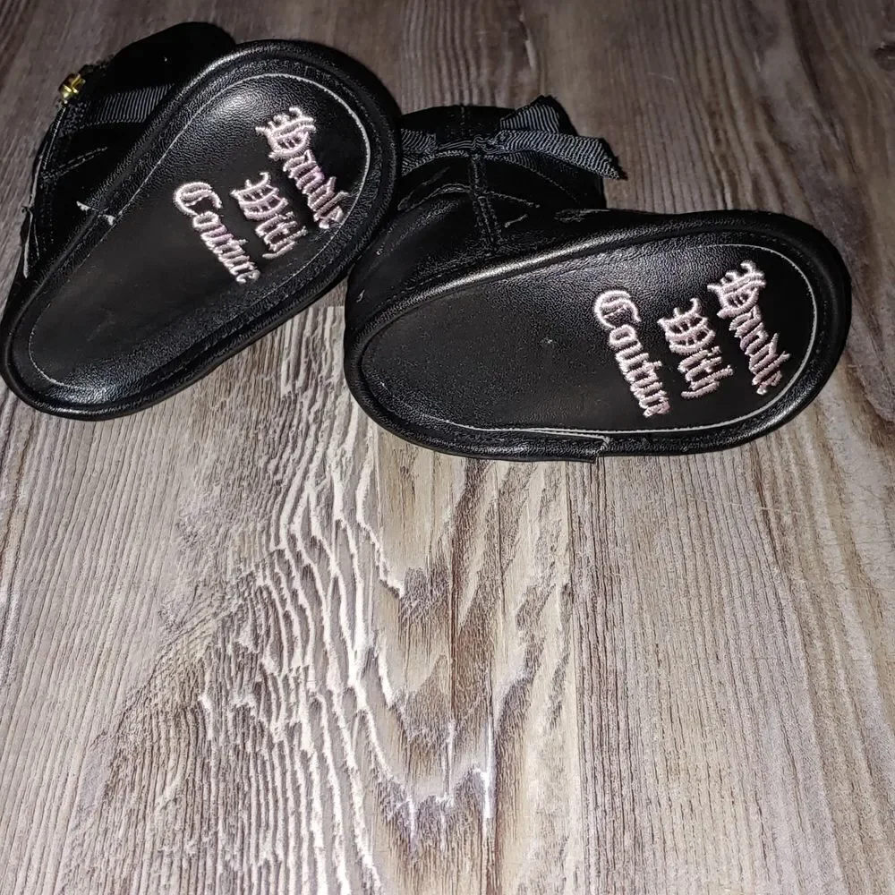 Juicy Couture Black lined infant crib slip on boots Sz 2 NWOT